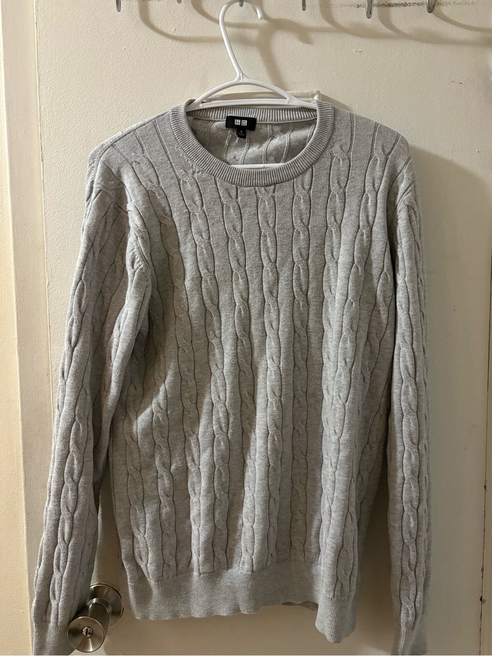 UNIQLO Men’s Medium Light Gray Cable Knit Crewneck Sweater